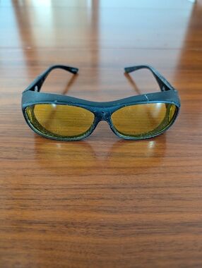 Cocoons Slim Line C402L Sunglasses Black Yellow Lenses Pre Owned With Wear